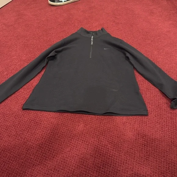 Peloton Nike with Peloton Nikepro  dri-fit long sleeve top host pick - Picture 3 of 13